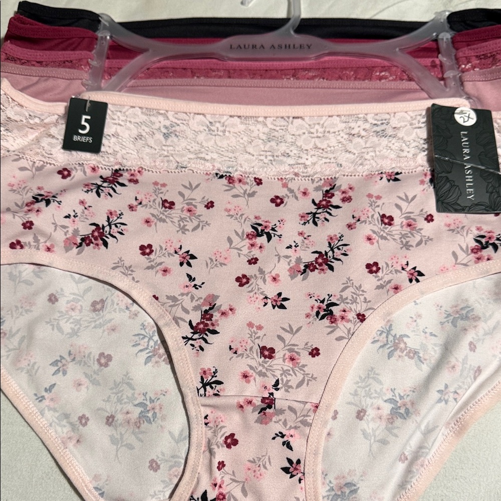 Laura Ashley 2X microfiber Pink & Black Floral Briefs Set. 5 pairs
